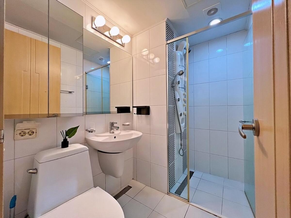 Apartment Warm 2br 1 Min From Subway