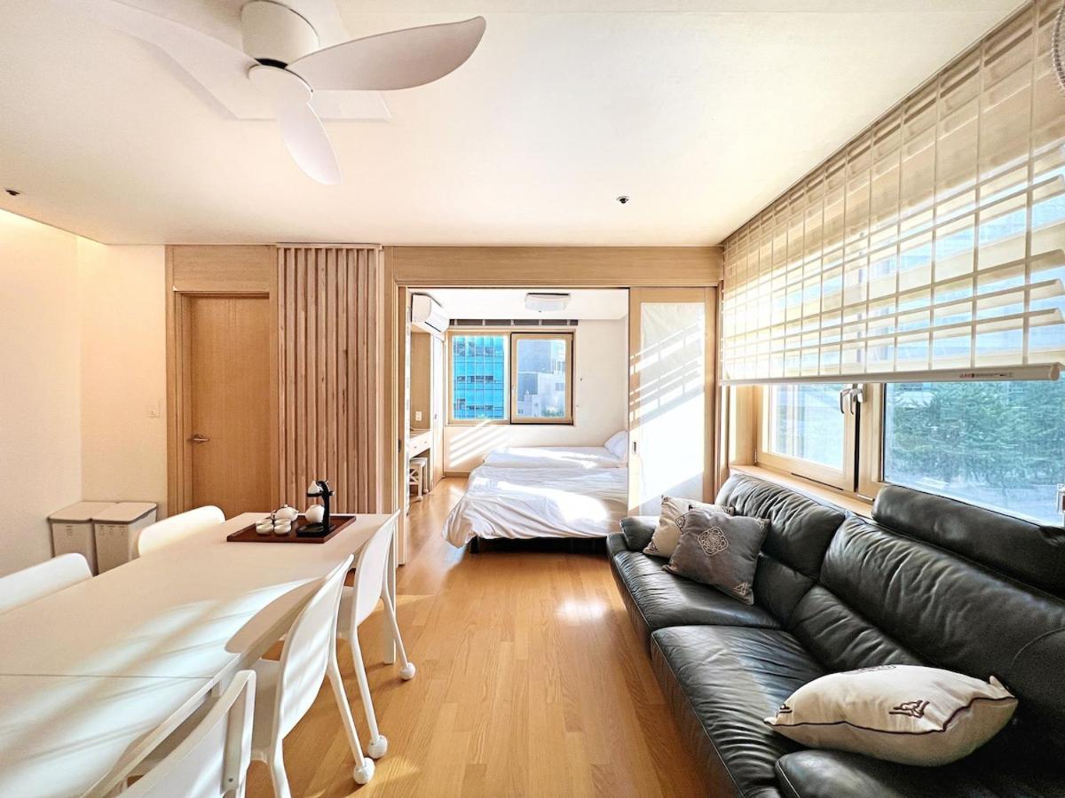 Warm 2br 1 Min From Subway * Seoul