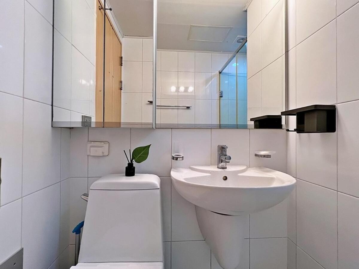 Appartement Warm 2br 1 Min From Subway *